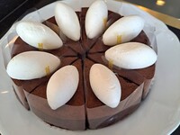 Gâteau au chocolat ガトーショコラ クレームシャンティ添え