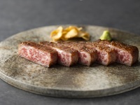 【ディナー】■梅（うめ）コース■選べる黒毛和牛、ガーリックライスなど全6品＋乾杯シャンパン