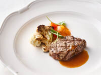 （土日祝日）オーヴェストランチ＜全3品：前菜・サーロイン・デザート＞　5,000円　