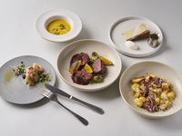 [PREMIUM DINNER COURSE] 仅限新宿店供应 — 采用当季食材精心烹制的意面与主菜等共5道精选菜品