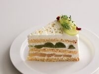Shine Muscat and pear shortcake