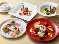 【土・日・祝日 オンライン限定！乾杯スパークリングワイン付き】ホリデーシグネチャーランチ［ランチフルコース・全5品］