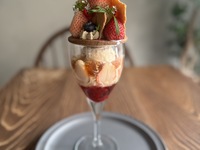 季節のフルーツパフェ【11時〜14時まで】