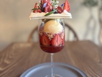 季節のフルーツパフェ【11時〜14時まで】