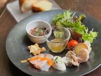 【レストラン】アーリークリスマスランチ〈12/2-18〉