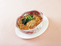 ふかひれ姿煮入り汁そば