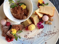 Dessert Plate  【誕生日・記念日】メッセージ付きデザートプレート  3850円 (3~4名様用)
