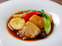 ハーフブッフェランチ 八角香る東坡肉（トンポーロー） 【WEB予約特典有】