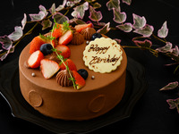◇お食事のご予約と一緒にご注文ください◇バースデイ＆アニバーサリーケーキ【6号18㎝】生チョコレートクリーム