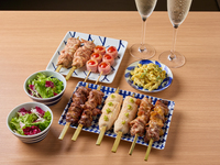 【百鳥名物　串お任せ5種＋酒の肴　2時間飲み放題付き】5,500円(税込)　