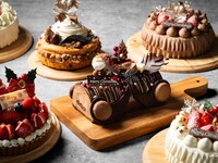 ペストリーシェフの真心息づく、クリスマスの贈りもの。ひとつひとつ丁寧に、とっておきの魔法をかけて。「Christmas Cake 2026」、ご予約を承ります。