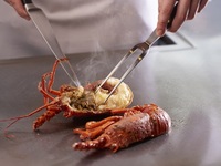 10/1~11/30 秋の伊勢海老コース（黒毛和牛ヒレ100g）　紅葉鯛の昆布締め、帆立貝と蟹入りスープ、ガーリックライスと栗のアイスクリーム。