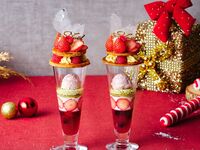 【平日限定】コーヒーまたは紅茶1杯つき　いちごのミルフィーユクリスマスパフェ