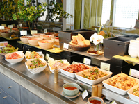 平日限定ランチセレクトビュッフェ＆スパークリングワイン＋グラスワイン赤白も飲み放題】タイ王道料理一品＋副菜＆サラダ＆デザートバイキング！お得な贅沢ヘルシーLUNCH☆飲み放題はおひとり様ずつ選択可