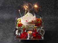 【オプション】豪華プレシャスアニバーサリーケーキ