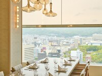 Weekday Lunch Buffet with Private Room — Includes a Welcome Drink, Your Choice of Main, Generous Desserts, and Free-Flow Drinks (including Kobe Tea)