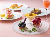 【平日/1日5組限定】オリジナル桃のカクテル付きプリフィックスランチコース