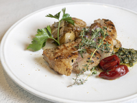 ANNIVERSARY LUNCH COURSE — Recommended for anniversaries — A chef’s recommended lunch course featuring seasonal ingredients. We will add a personalized message to the dessert.