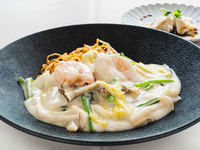 海老とキノコの クリームあんかけ焼きそば