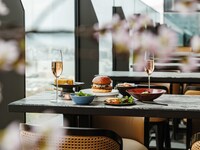 [Outdoor Plan] SAKURA Terrace Experience: Guaranteed terrace seating with a view of Osaka Castle, 90 minutes of free flow