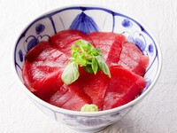 やま幸　まぐろ赤身漬け丼