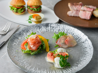 "Petit" Course — a great-value, light course featuring a selection of our popular menu items.