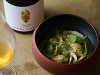 Weekend lunch course with alcohol premium pairing 