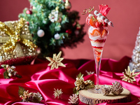 ＜平日＞『大人のご褒美パフェ付き ホワイトベアのクリスマスアフタヌーンティー』❄降り積もる真っ白な雪❄ホワイトで仕上げたスイーツの数々！マリアージュフレール1杯＋その他ドリンクお替り自由　11月15日（土）～12月19日（金）