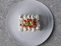 季節のショートケーキ 洋梨といちご 四角型 6名様分【 ¥6,200円(税別) 】