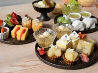 【イブニングハイティー スパークリングワイン付】 スパークリングワイン含むフリーフロー、季節の前菜＆デザート