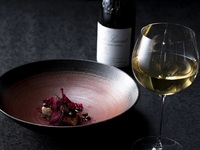 [Limited number of groups] Enjoy the encounter between food and wine with a monthly course that includes pairings