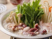 【2時間飲み放題付き】炭火焼鳥と名物手羽とろ串、骨付き鶏と柚子の濃厚白湯鍋など 11品