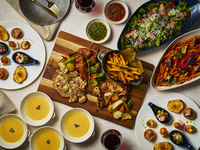 [Limited Quantity - Hotel 6th Anniversary] Common Table Plate (11/1 - 11/30)