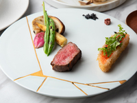 [Weekend Lunch Course] Assortment of 4 appetizers and double main course of grilled beef rib and rare salmon cutlet