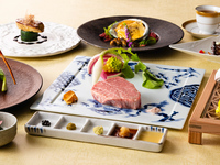 【Xmas2025】－Kohaku－ Yonezawa beef, Ise lobster, Abalone, Foie gras Teppanyaki Course (Entry at 8:00 p.m.)