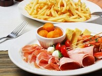 ■カジュアルコース　1ドリンク付き■前菜、パスタ、お肉など全5品