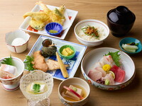 忘年会におすすめ！天然旬魚のお造り付き。こ盆懐石コース。120分飲み放題付き