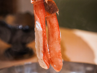 個室確約！【和牛と蟹尽くしコース】「和牛と蟹ユッケドッグ　〜蟹身一本乗せ〜」「タラバガニのしゃぶしゃぶ」「厳選和牛ヒレと焼きタラバガニ」「蟹ドッグ和牛土鍋」