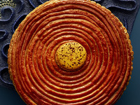 【TAKEOUT-PIERRE HERMÉ PARIS-GALETTE DES ROIS】ガレット モガドール(約18cm) ¥4,860