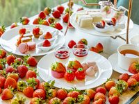 【休日】ストロベリーアフタヌーンティー＋フレーバーティー飲み比べセット