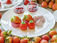 【平日】ストロベリーアフタヌーンティー＋シャンパンフリーフロー付き