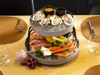 「Limited option: available only 12/24-26, 12/29-31」Seafood Tower