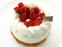 【11/1～】生クリームデコレーション　6号（直径18㎝） 7～8名様 