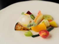 Menu déjeuner with a Glass of Sparkling Wine