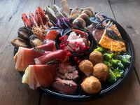 Year-end 2025 hors d'oeuvres