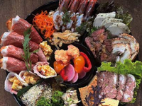 Year-end 2025 hors d'oeuvres