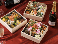 [Shipping outside of Fukuoka Prefecture] Japanese-European Style Three-Tiered Box - A marriage of traditional Japanese dishes and European-style boxes that pair perfectly with wine.