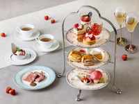 スカイラウンジ「ベイ・ビュー」ストロベリーアフタヌーンティーセット