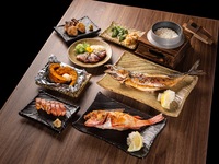 ★【旬を感じる】料理長厳選旬のおまかせ料理＋選べる原子焼き＋季節の炊き込みご飯　飲み放題付き