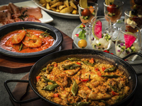 ◆年末パーティーに◆～Casualコース～チキンパエリアやポークグリルなど全7品【2H飲み放題付】